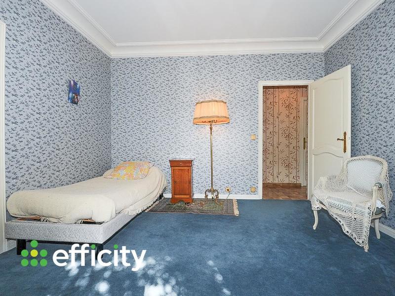 Maison - 365 m² - 5 pièces