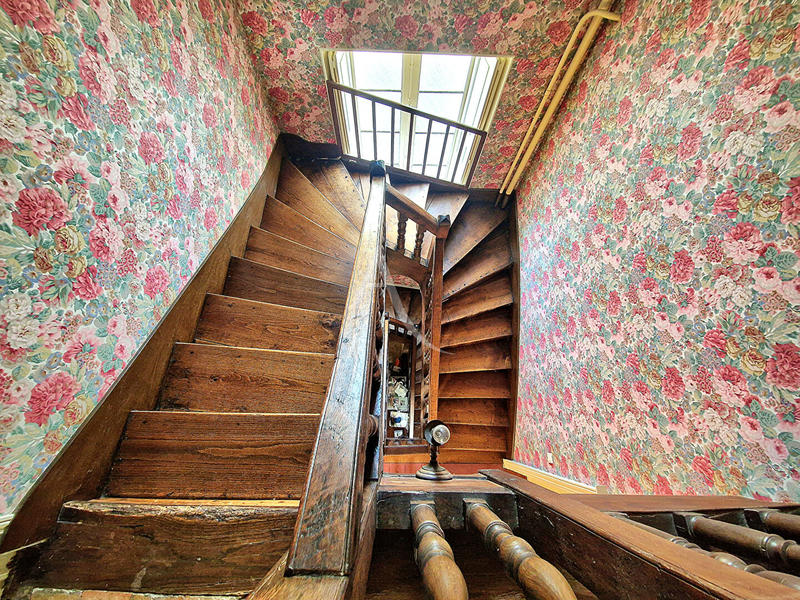 Maison - 307 m² - 10 pièces