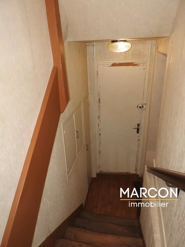 Maison - 214 m² - 8 pièces