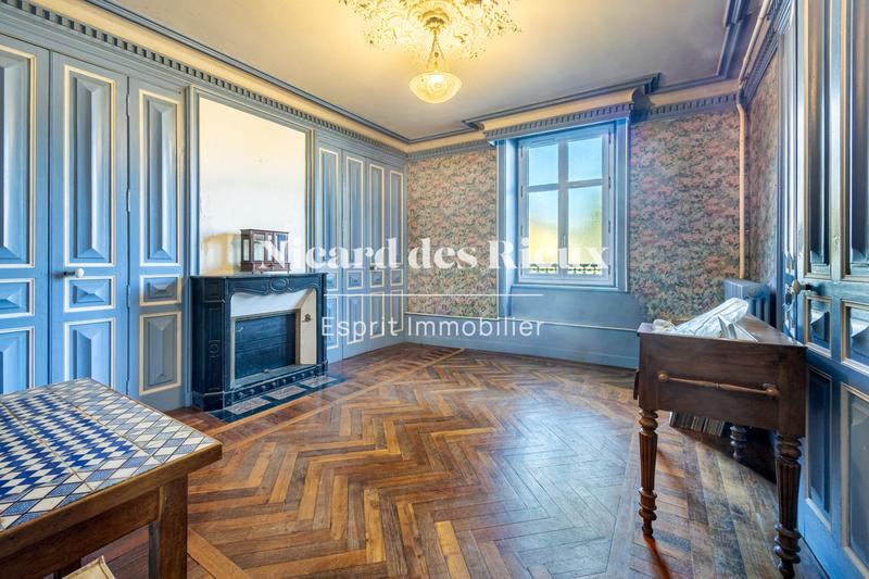 Maison - 278 m² - 12 pièces