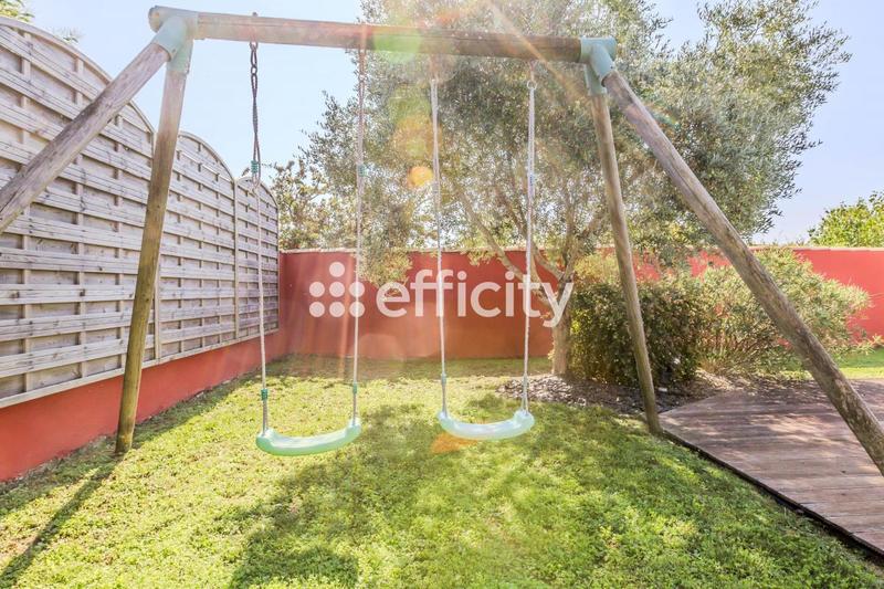 Villa - 260 m² - 9 pièces