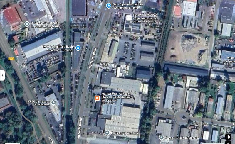 Local commercial - 1 105 m² - 15 pièces