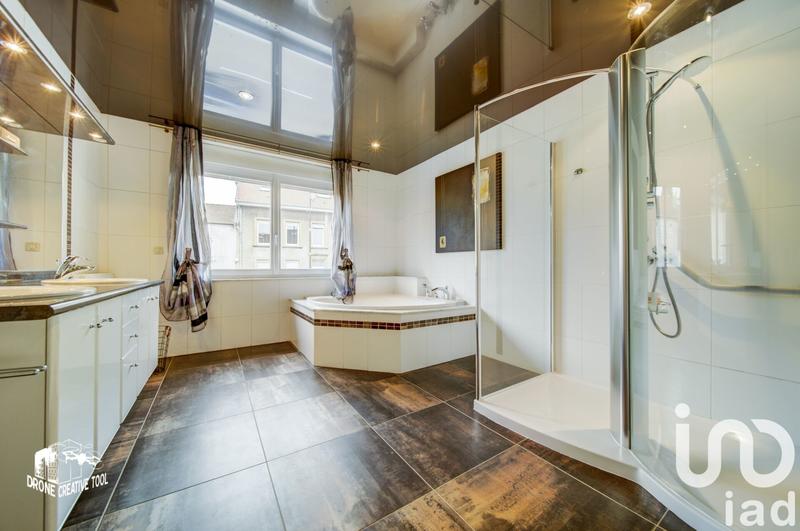 Maison - 190 m² - 6 pièces