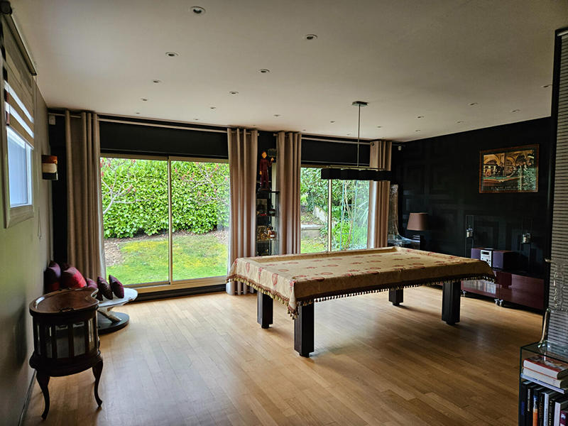 Maison - 221 m² - 5 pièces