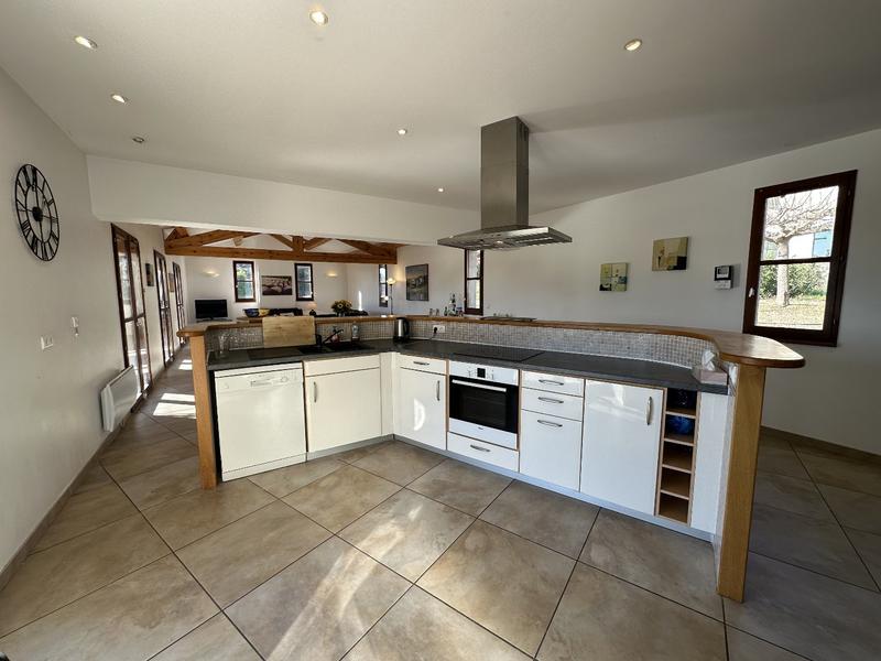 Villa - 245 m² - 8 pièces