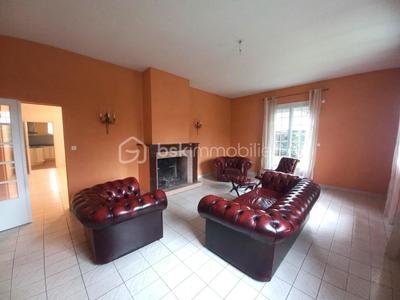 Maison traditionnelle - 316 m² - 11 pièces