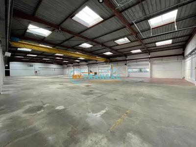 Local d'activité / Entrepôt - 5 707 m²