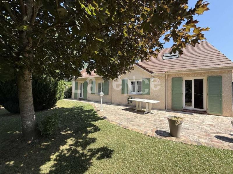 Maison - 165 m² - 8 pièces