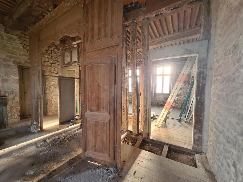 Propriété - 1 400 m² - 23 pièces