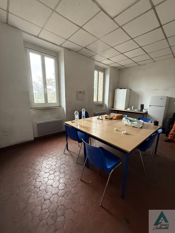 Local commercial - 1 160 m²