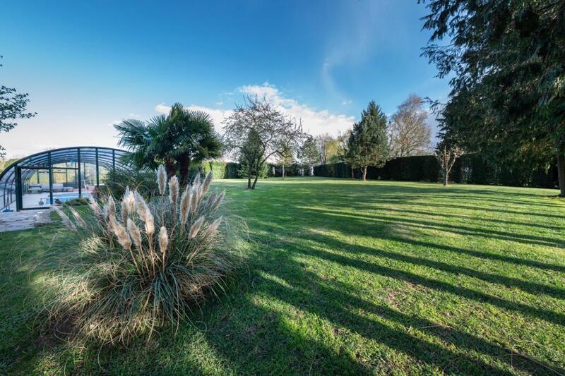 Maison - 350 m² - 9 pièces