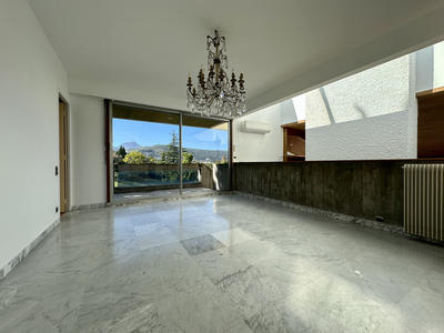 Maison - 220 m² - 9 pièces