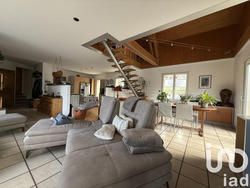 Maison - 166 m² - 7 pièces