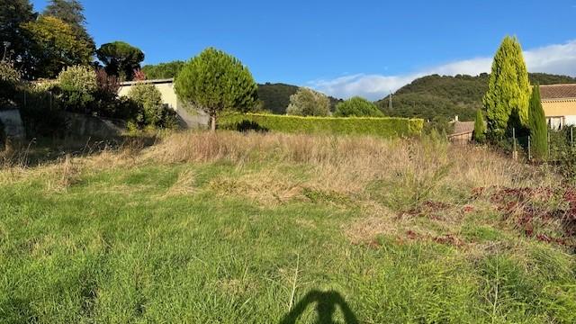 Terrain constructible - 1 280 m²