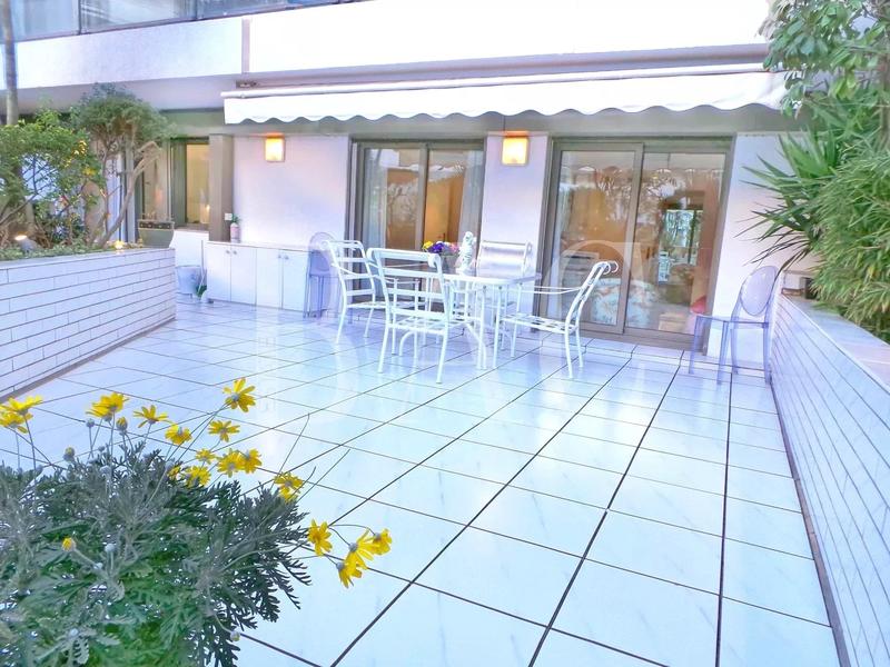 Appartement - 100 m² - 4 pièces