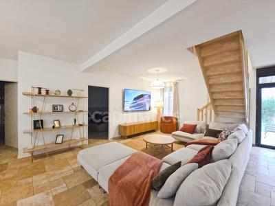 Maison - 200 m² - 7 pièces