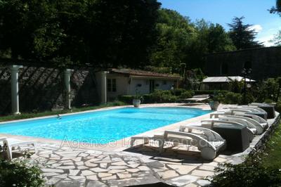 Demeure - 460 m² - 15 pièces