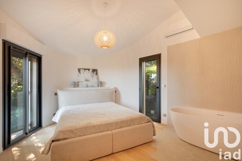 Maison de maîtres - 200 m² - 8 pièces