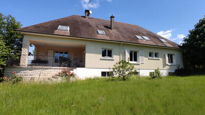 Maison - 289 m² - 8 pièces