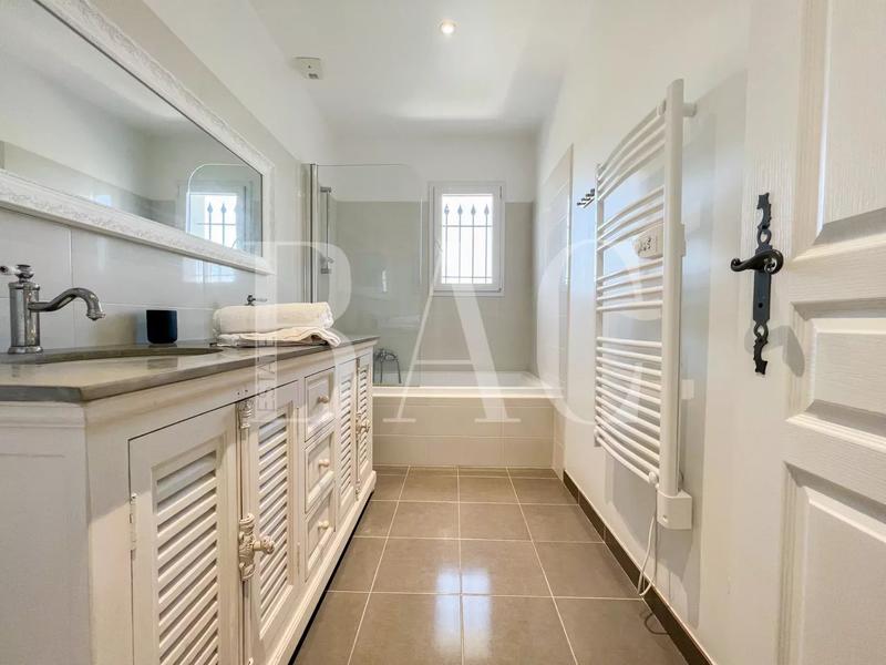 Villa - 130 m² - 6 pièces