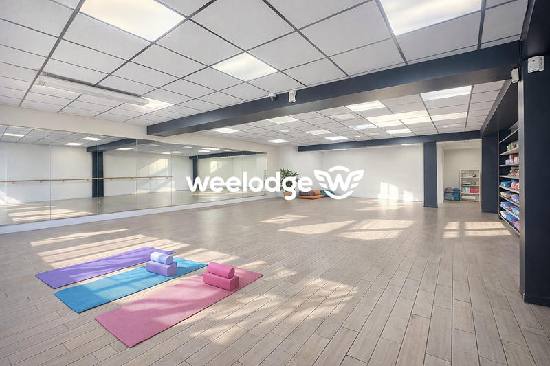 Fonds de commerce - Local commercial - 360 m²