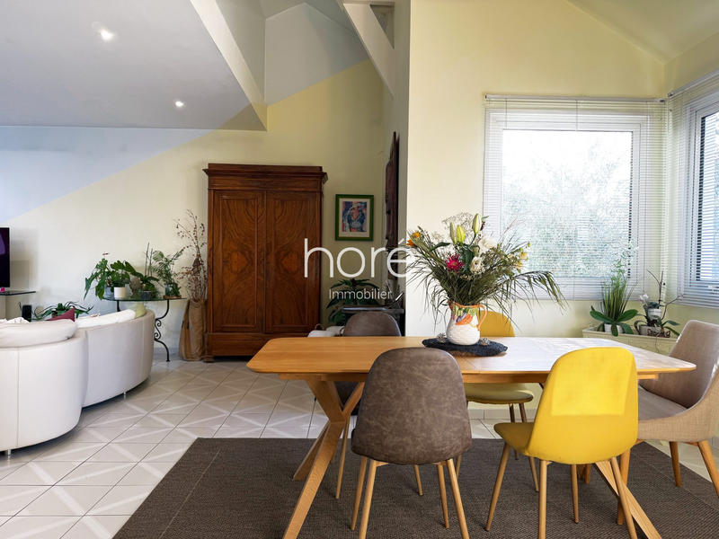 Maison - 210 m² - 8 pièces