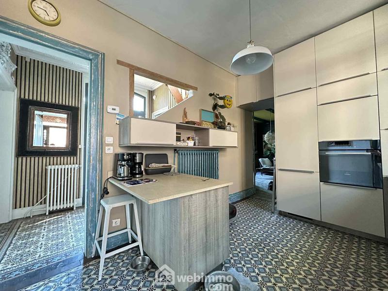 Maison - 187 m² - 8 pièces