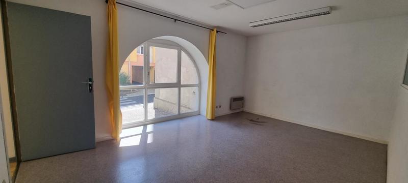 Local commercial - 221 m² - 3 pièces