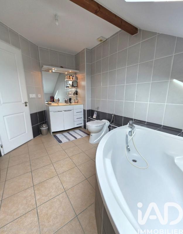 Maison - 102 m² - 5 pièces