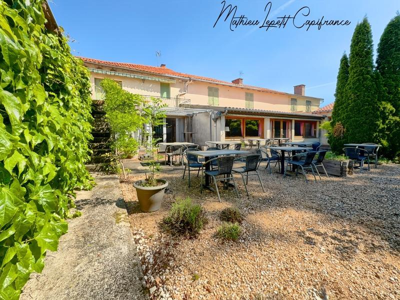 Maison en pierre - 550 m² - 14 pièces