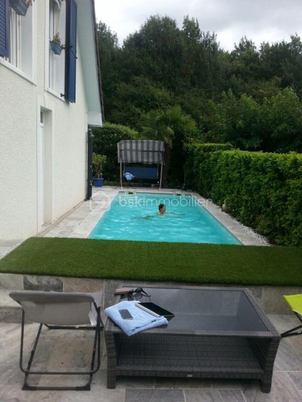 Maison - 222 m² - 10 pièces