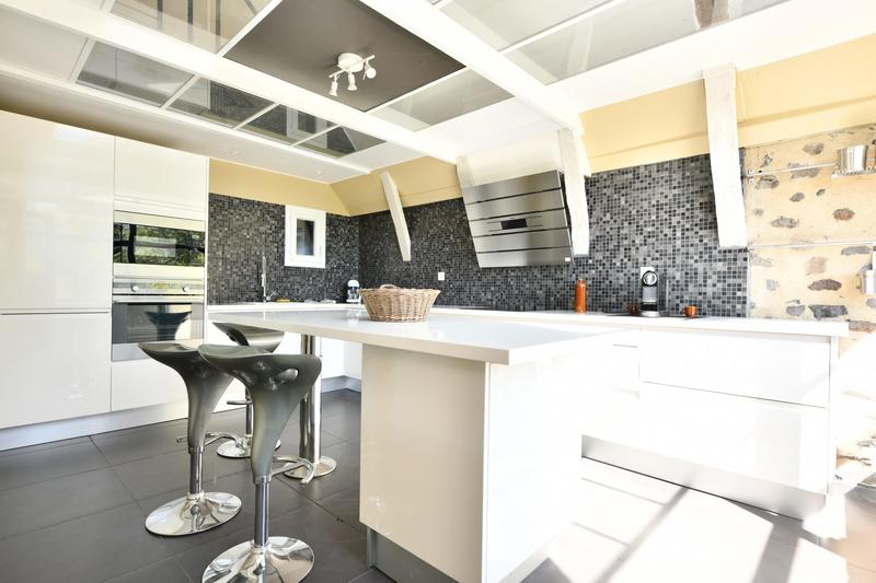 Maison - 390 m² - 12 pièces