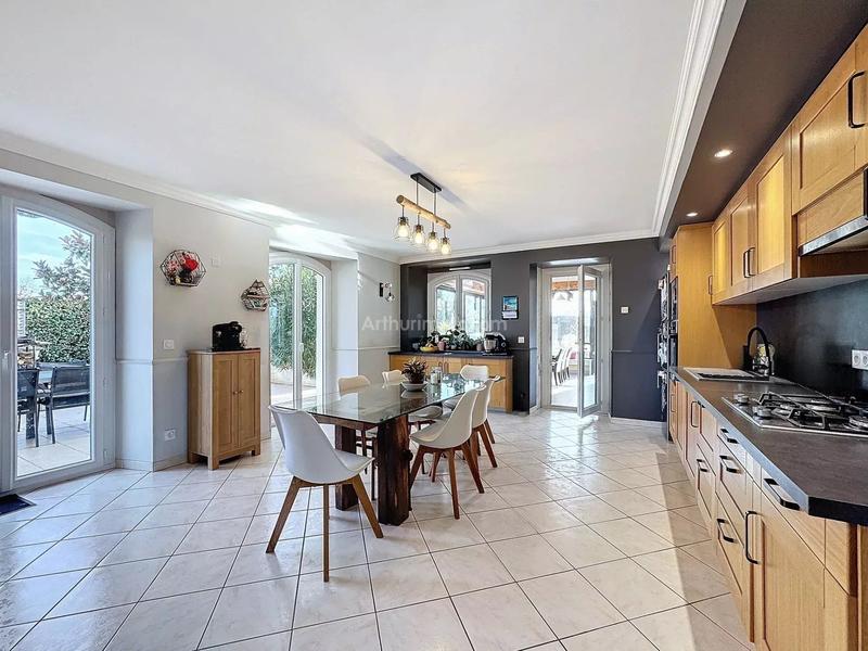 Maison - 199 m² - 6 pièces