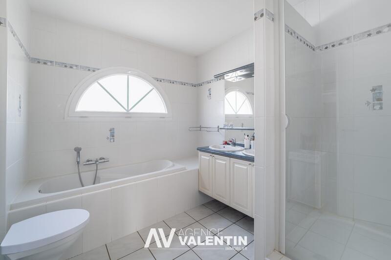 Maison - 140 m² - 6 pièces