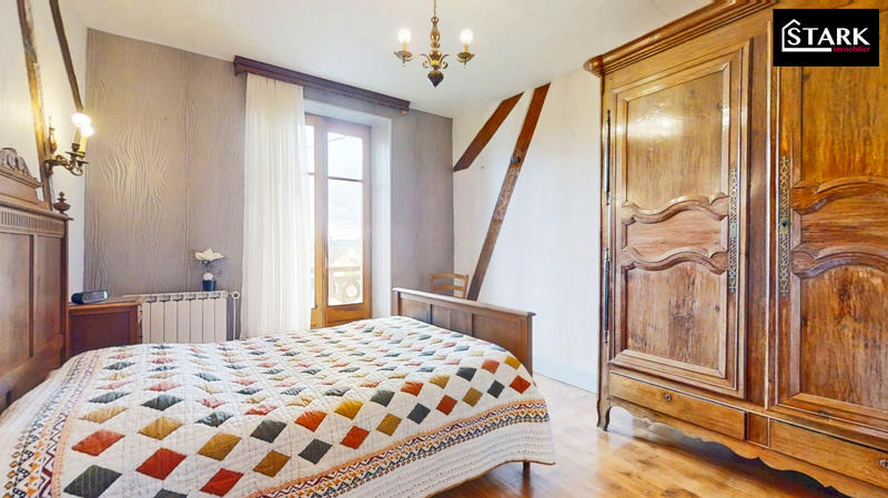 Maison - 185 m² - 11 pièces