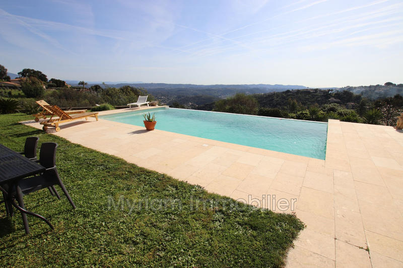 Maison - 265 m² - 8 pièces