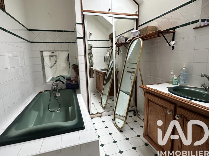 Maison de village - 222 m² - 8 pièces