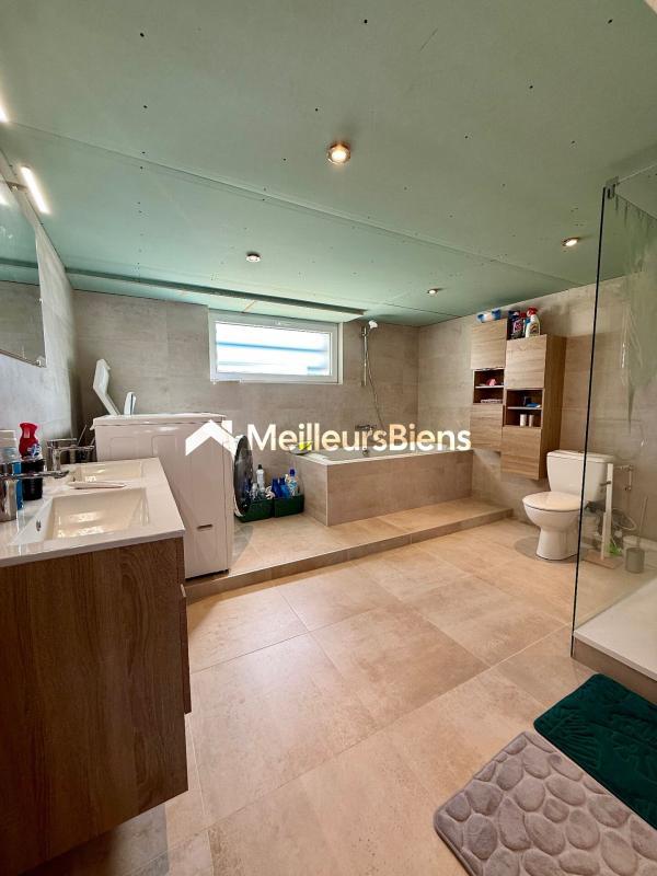 Maison - 180 m² - 7 pièces