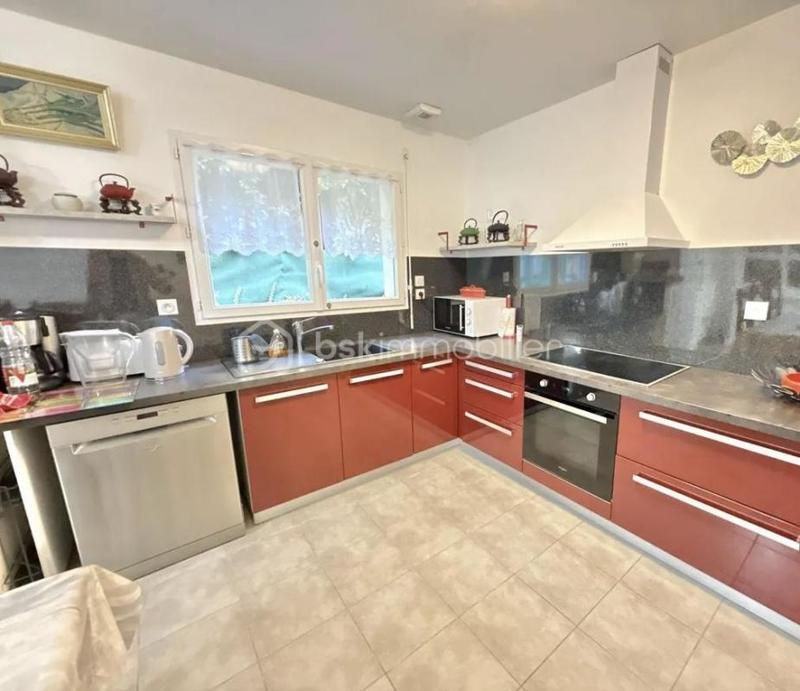 Demeure - 106 m² - 5 pièces