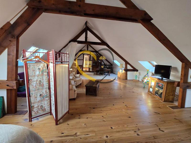 Maison - 180 m² - 5 pièces