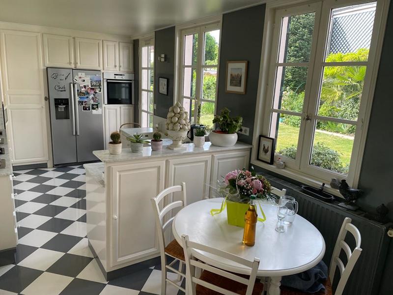 Maison - 300 m² - 9 pièces