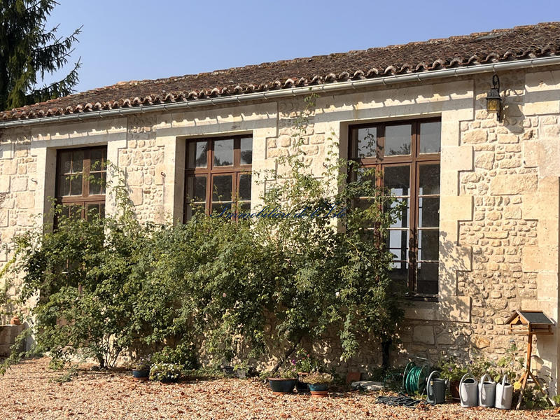 Maison - 239 m² - 7 pièces