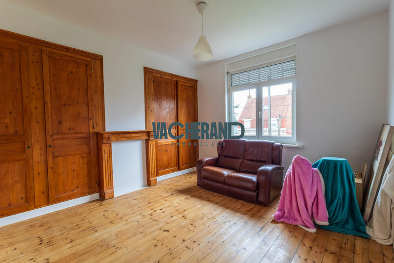 Maison - 250 m² - 12 pièces