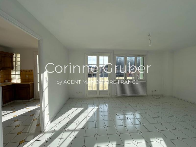 Appartement - 93 m² - 4 pièces