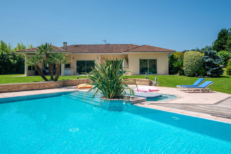 Maison - 196 m² - 5 pièces