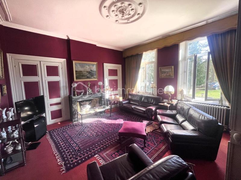 Demeure - 324 m² - 11 pièces