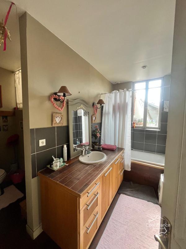 Propriété - 352 m² - 12 pièces