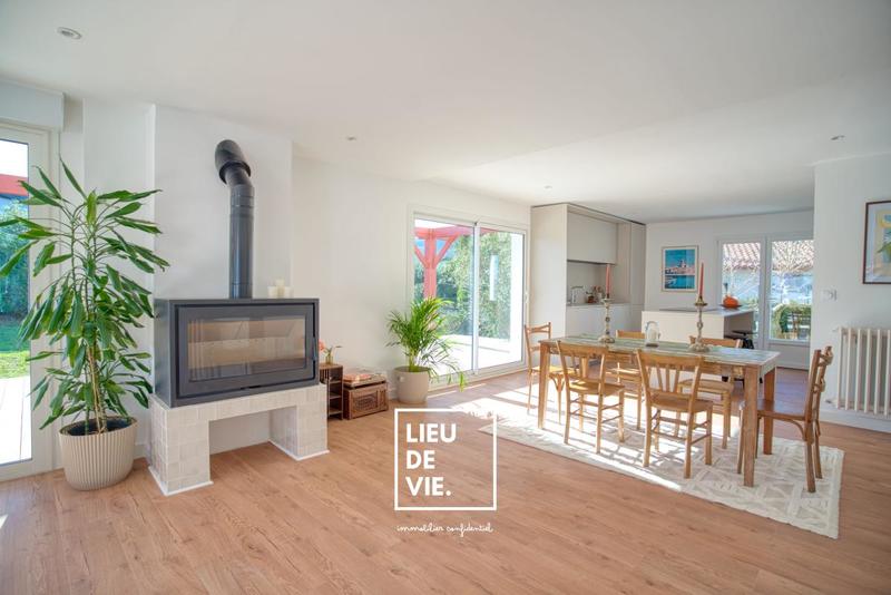 Maison ancienne - 325 m² - 9 pièces