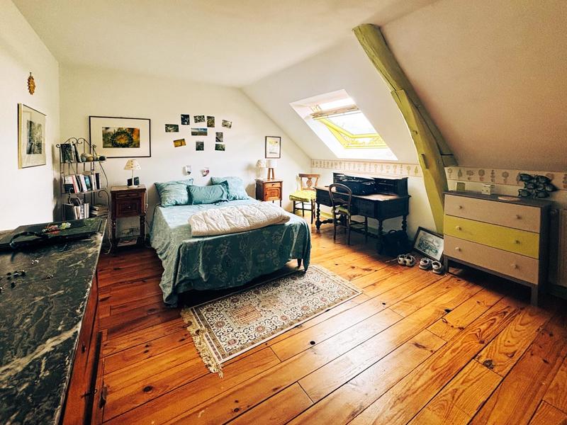 Maison - 300 m² - 13 pièces