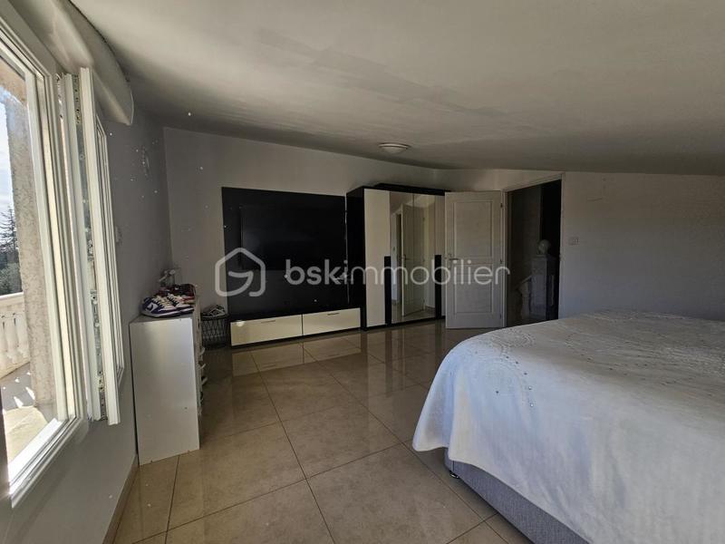 Villa - 189 m² - 8 pièces